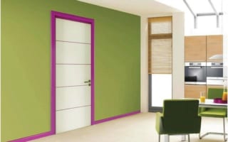 Những điều bạn cần biết về chọn màu sắc cửa gỗ thông phòng hợp mệnh