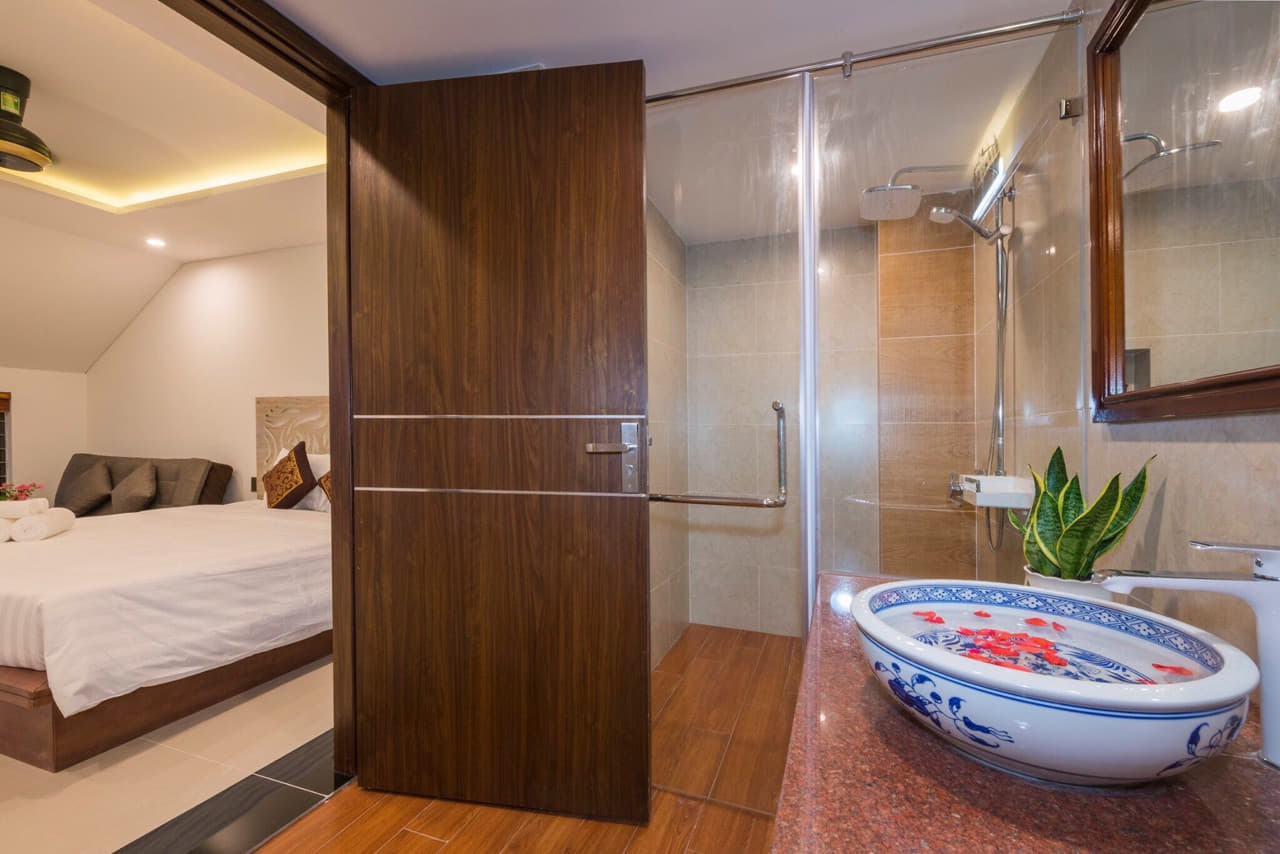 Mẫu cửa gỗ nhựa composite của BigDoor lắp đặt cho khách sạn, nhà nghỉ